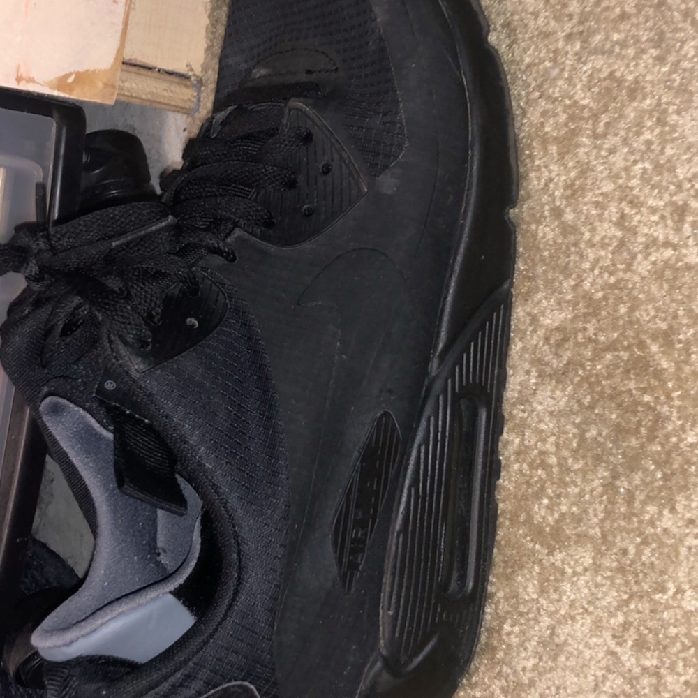 Black Nike Air Max 90